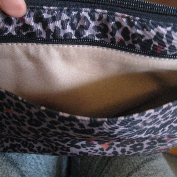 NEW TRAVELON LEOPARD DESIGN Shoulder Purse 12x8" - Picture 2 of 6